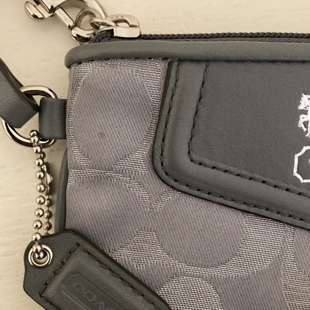 Coach Wristlet - Picture 4 of 6